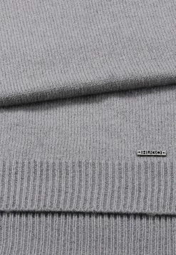 De gros ⌛ HUGO ZANTUS SET - Écharpe - Silver ✨ -HUGO Sales 0360afb220864ece9ffeb4a971db030e