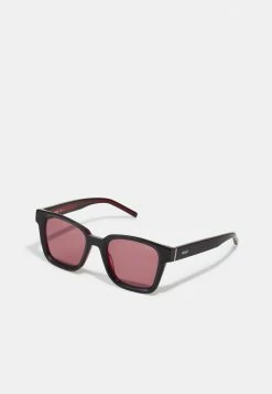 De gros 😉 HUGO Lunettes De Soleil - Black Red 👏