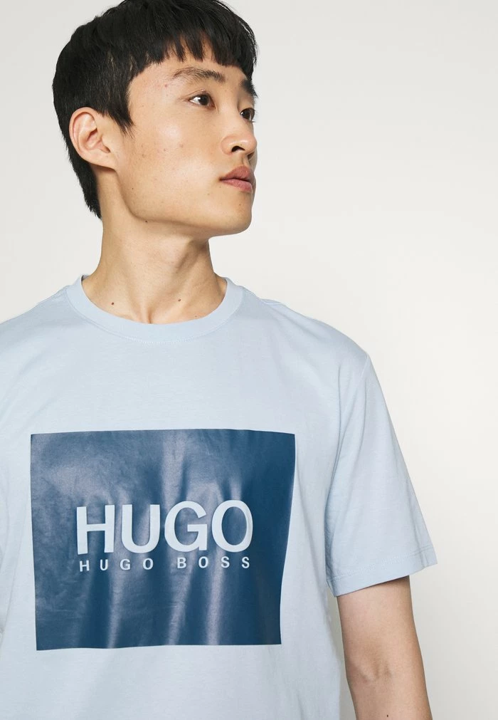 Top 10 🛒 HUGO DOLIVE - T-shirt Imprimé - Light Pastel Blue ⭐ 4 Top 10 🛒 HUGO DOLIVE - T-shirt Imprimé - Light Pastel Blue ⭐ – Image 4