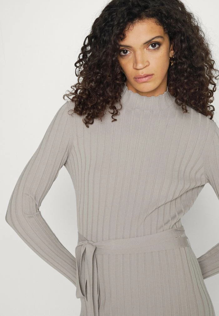 Le moins cher 🎉 HUGO SYLBIAZ - Robe Pull - Light Beige ⭐ 5 Le moins cher 🎉 HUGO SYLBIAZ - Robe Pull - Light Beige ⭐ – Image 5