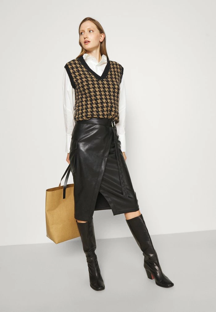 Meilleur prix ✔️ HUGO REMALI - Jupe Portefeuille - Black 🤩 4 Meilleur prix ✔️ HUGO REMALI - Jupe Portefeuille - Black 🤩 – Image 4