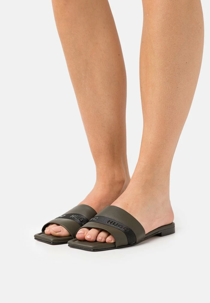Offres ❤️ HUGO LOLA SLIDE - Mules - Dark Green ⭐ 1 Offres ❤️ HUGO LOLA SLIDE - Mules - Dark Green ⭐