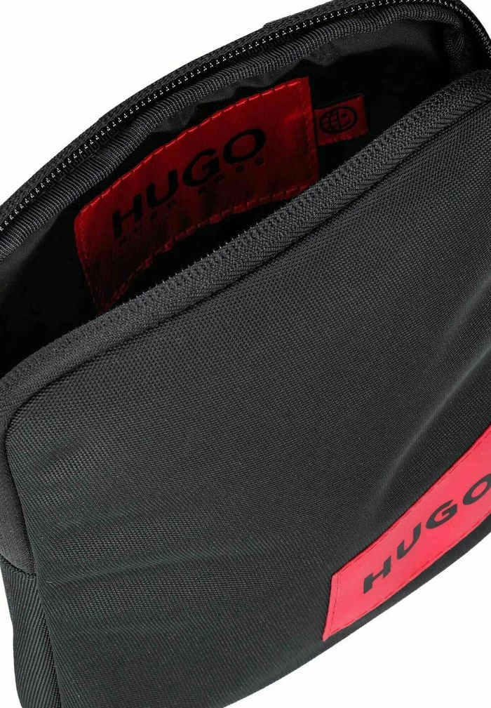 Les meilleures critiques de ✨ HUGO UNISEX - Sac Bandoulière - Schwarz 🤩 4 Les meilleures critiques de ✨ HUGO UNISEX - Sac Bandoulière - Schwarz 🤩 – Image 4