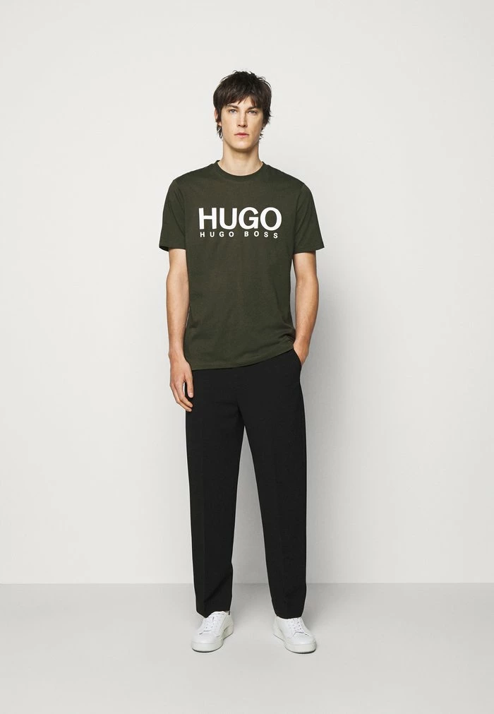 Remise ❤️ HUGO DOLIVE - T-shirt Imprimé - Dark Green 🥰 2 Remise ❤️ HUGO DOLIVE - T-shirt Imprimé - Dark Green 🥰 – Image 2