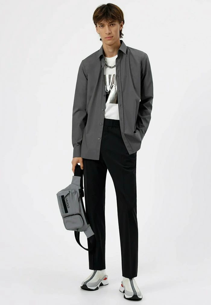 Promo 👏 HUGO ELISHA - Chemise Classique - Anthracite ✨ 2 Promo 👏 HUGO ELISHA - Chemise Classique - Anthracite ✨ – Image 2