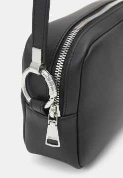Les meilleures critiques de ⭐ HUGO LEXI CROSSBODY - Sac Bandoulière - Black 🌟 -HUGO Sales 33e8c4720050424cb1d21ede6e01582d