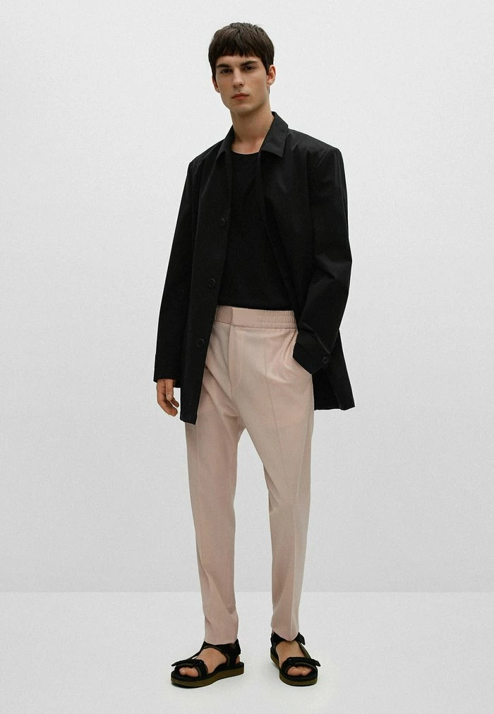 Offres ✨ HUGO DEPUSI - T-shirt Basique - Black 🥰 2 Offres ✨ HUGO DEPUSI - T-shirt Basique - Black 🥰 – Image 2