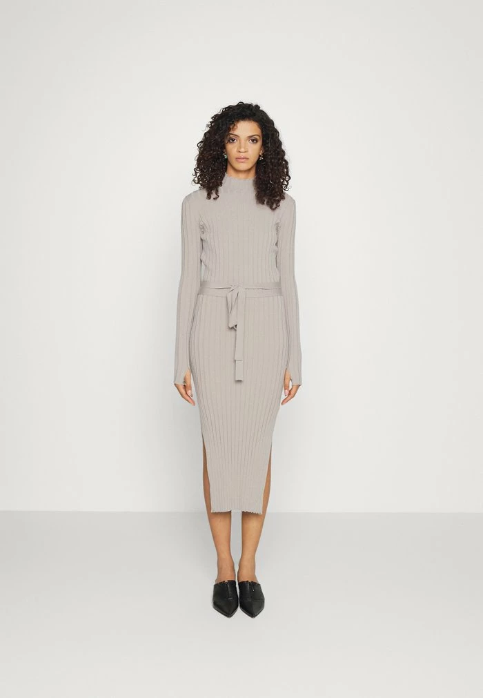 Le moins cher 🎉 HUGO SYLBIAZ - Robe Pull - Light Beige ⭐ 1 Le moins cher 🎉 HUGO SYLBIAZ - Robe Pull - Light Beige ⭐