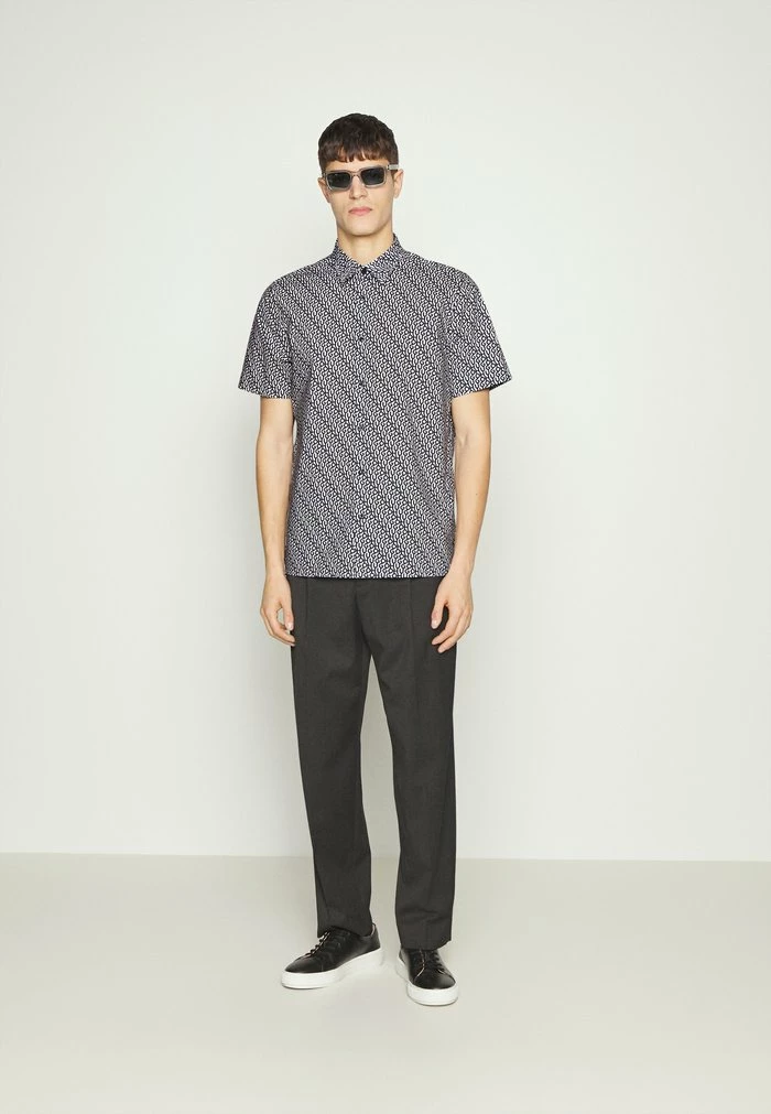 De gros 🔥 HUGO EBOR - Chemise - White 💯 2 De gros 🔥 HUGO EBOR - Chemise - White 💯 – Image 2