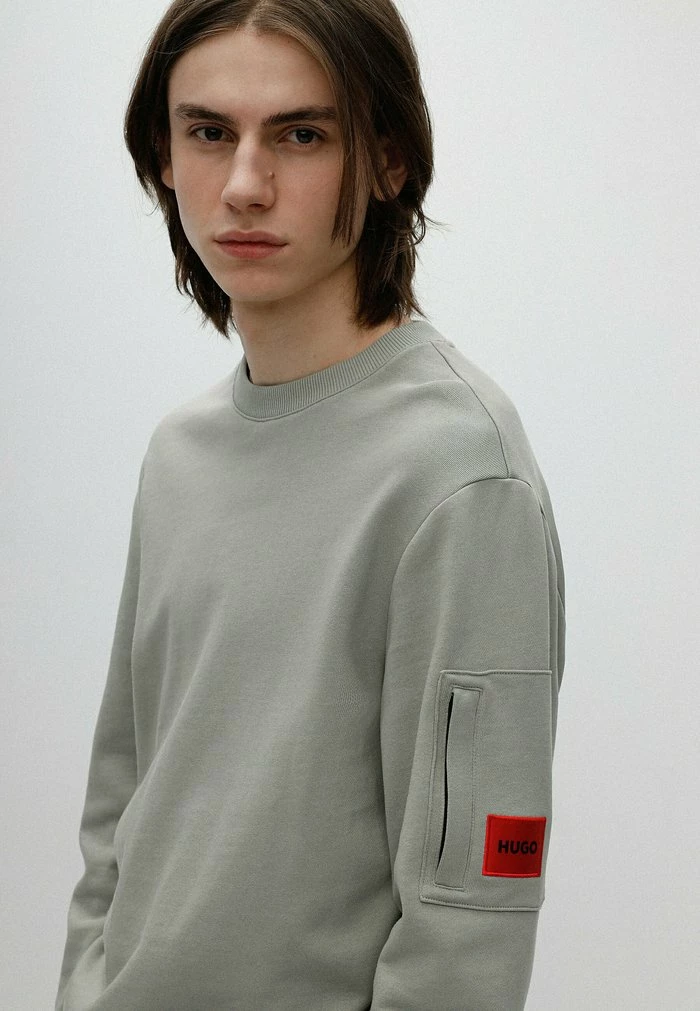 Budget ✨ HUGO DAROGOL - Sweatshirt - Grey 🔥 4 Budget ✨ HUGO DAROGOL - Sweatshirt - Grey 🔥 – Image 4