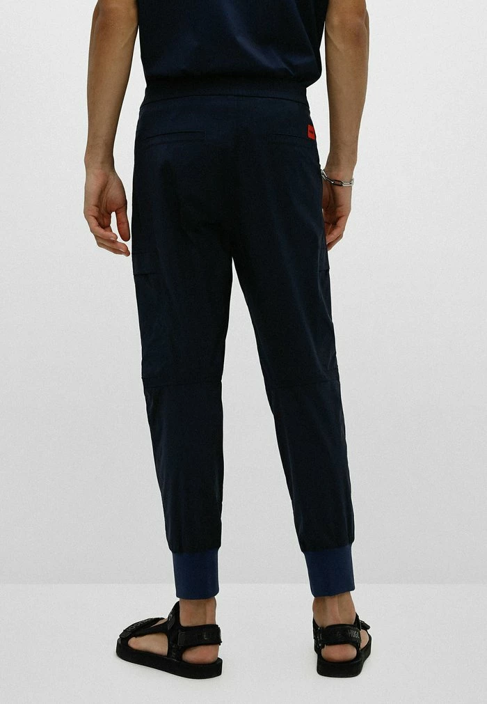 Meilleure affaire 🔔 HUGO GLAVIN - Pantalon Cargo - Dark Blue ❤️ 3 Meilleure affaire 🔔 HUGO GLAVIN - Pantalon Cargo - Dark Blue ❤️ – Image 3