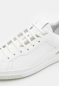 Acheter 😉 HUGO SWITON - Baskets Basses - White 🥰 -HUGO Sales 51a9d1e902454b4c9ce4766d27d9d9a0