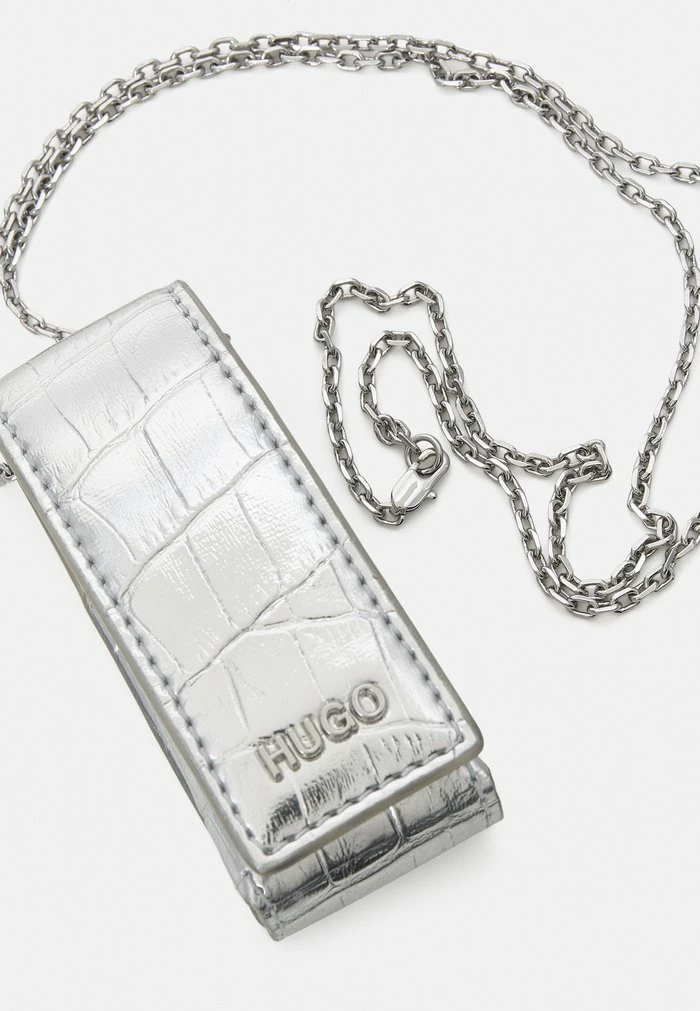 Le moins cher 🛒 HUGO EVA 💄 LIPSTICK CASE - Sac Bandoulière - Silver ✔️ 4 Le moins cher 🛒 HUGO EVA 💄 LIPSTICK CASE - Sac Bandoulière - Silver ✔️ – Image 4