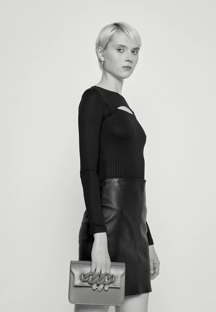 Sortie ❤️ HUGO NEXINE - T-shirt à Manches Longues - Black 😍 5 Sortie ❤️ HUGO NEXINE - T-shirt à Manches Longues - Black 😍 – Image 5