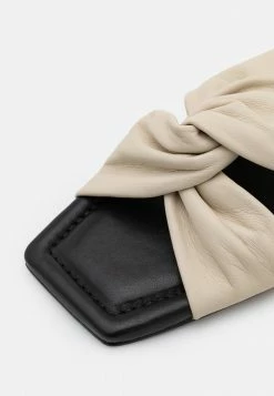 Meilleure affaire 🥰 HUGO LOLA TWISTED - Mules - Open White 💯 -HUGO Sales 71821a0d89b54795907f36c4cedeb3cd