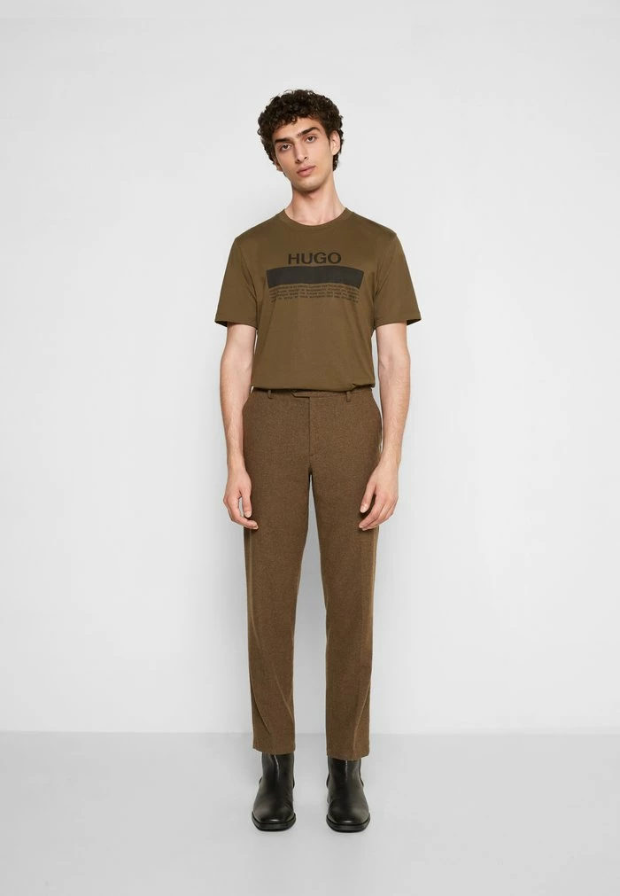 Grosses soldes ✔️ HUGO DAITAI - T-shirt Imprimé - Dark Green 🎁 2 Grosses soldes ✔️ HUGO DAITAI - T-shirt Imprimé - Dark Green 🎁 – Image 2