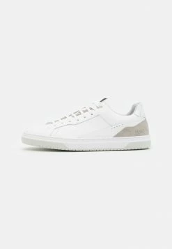 Acheter 😉 HUGO SWITON - Baskets Basses - White 🥰