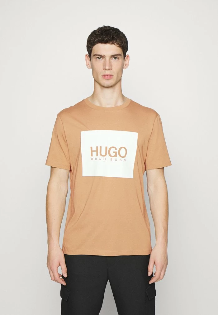 Tout neuf đ HUGO DOLIVE - T-shirt Imprimé - Medium Beige â 1 Tout neuf đ HUGO DOLIVE - T-shirt Imprimé - Medium Beige â