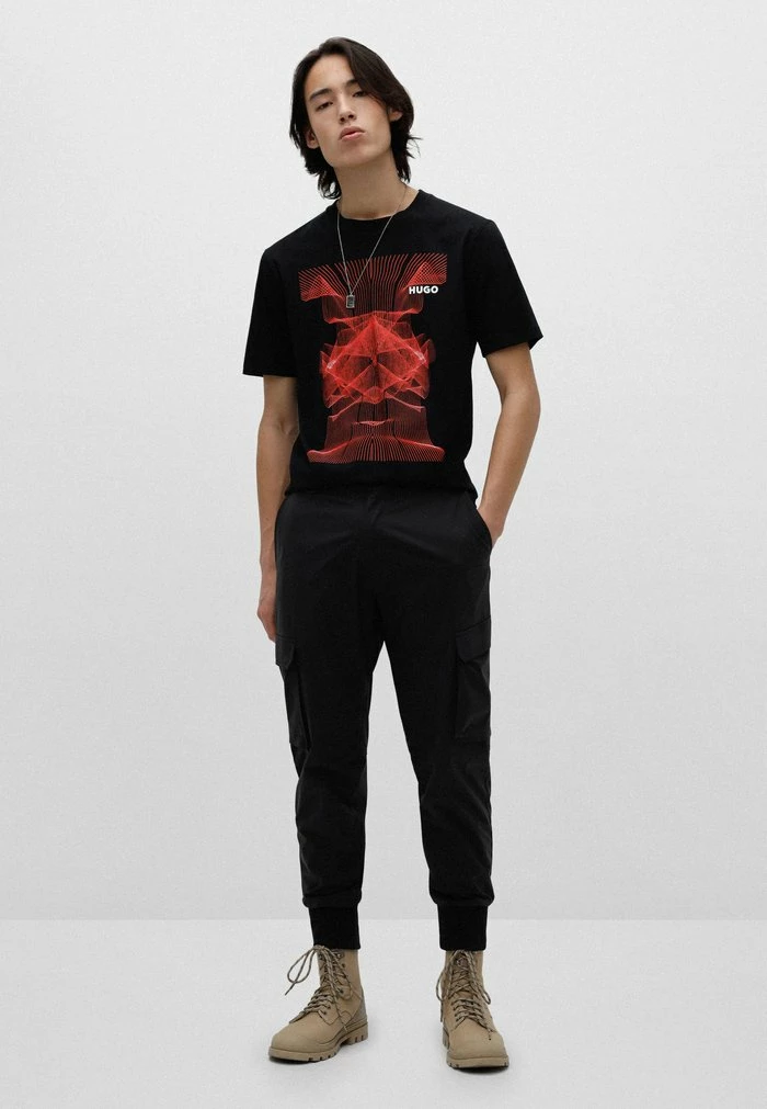 Coupon ⌛ HUGO DUOKIS - T-shirt Imprimé - Black ❤️ 2 Coupon ⌛ HUGO DUOKIS - T-shirt Imprimé - Black ❤️ – Image 2