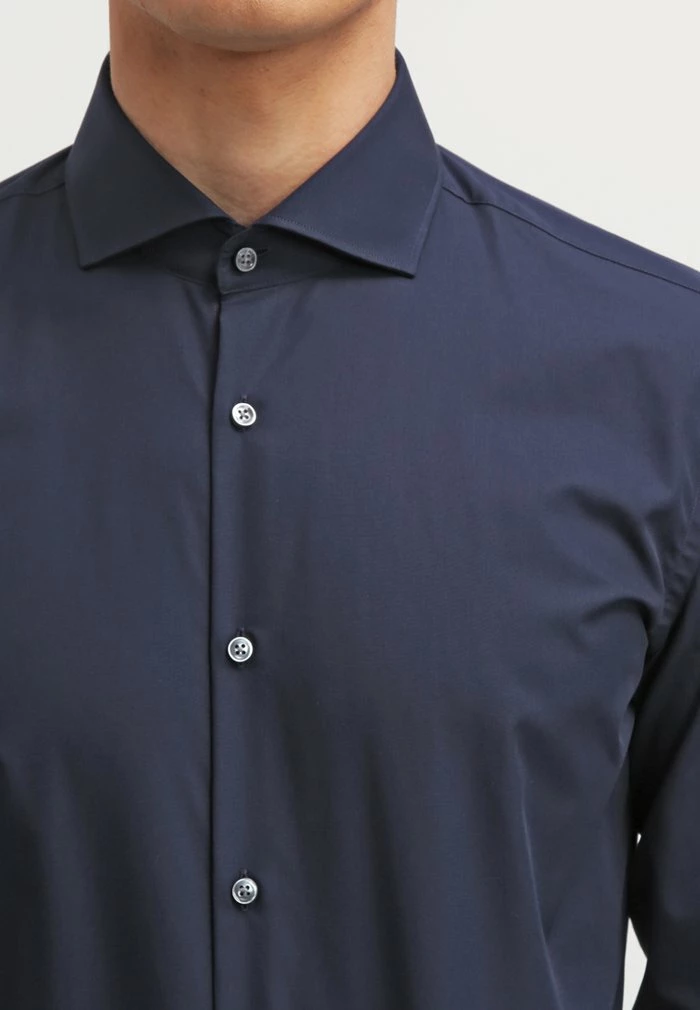 Remise 💯 HUGO JASON SLIM FIT - Chemise Classique - Navy ❤️ 5 Remise 💯 HUGO JASON SLIM FIT - Chemise Classique - Navy ❤️ – Image 5