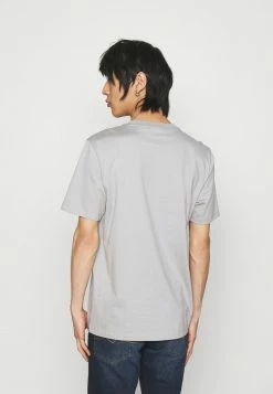 Le moins cher 👍 HUGO DURNED - T-shirt Imprimé - Silver 🔥 8 Le moins cher 👍 HUGO DURNED - T-shirt Imprimé - Silver 🔥 -HUGO Sales 8c3d9b4c0e524e0e8c0591e2dd5c3a7a