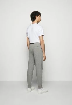 Meilleure vente ⭐ HUGO DOAK - Pantalon De Survêtement - Medium Grey 🛒 9 Meilleure vente ⭐ HUGO DOAK - Pantalon De Survêtement - Medium Grey 🛒 -HUGO Sales 8ee9dc60848f450097cf16b4a82641aa