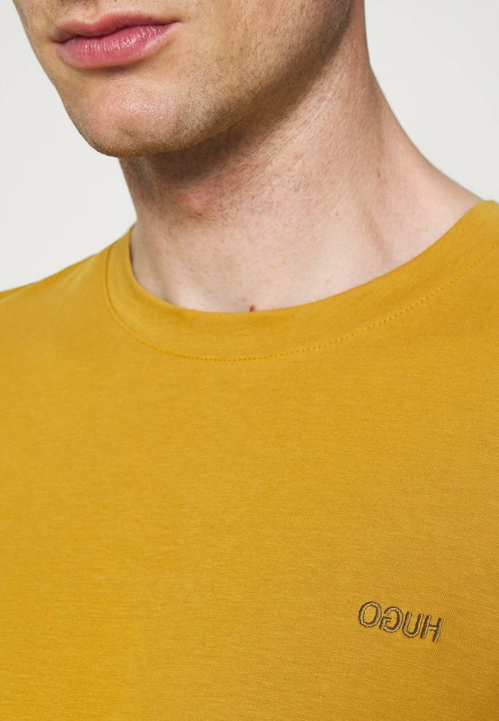 Offres 👏 HUGO DERO - T-shirt Basique - Yellow 😍 6 Offres 👏 HUGO DERO - T-shirt Basique - Yellow 😍 – Image 6