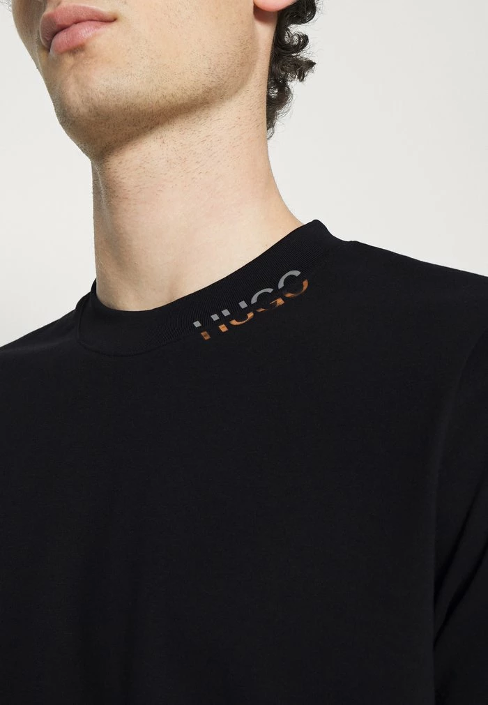 Acheter ❤️ HUGO DALLUP - T-shirt Basique - Black ⌛ 6 Acheter ❤️ HUGO DALLUP - T-shirt Basique - Black ⌛ – Image 6