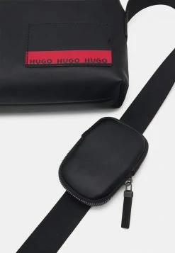 Le moins cher 💯 HUGO RILEY MESSENGER UNISEX - Sac Bandoulière - Black 💯 8 Le moins cher 💯 HUGO RILEY MESSENGER UNISEX - Sac Bandoulière - Black 💯 -HUGO Sales b74d78806b2e40678cb3ccdc3eefc95e