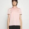 Grosses soldes 🔔 HUGO CELENAS - Blouse - Light/pastel Pink 🌟