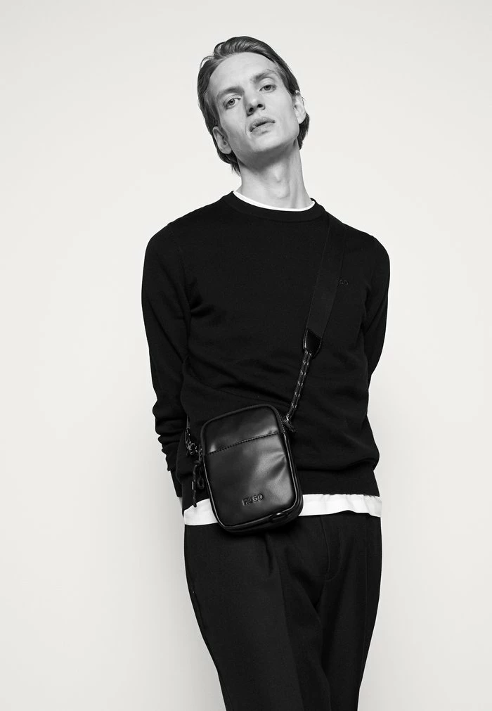 Grosses soldes ✨ HUGO SAN CASSIUS - Pullover - Black 🌟 4 Grosses soldes ✨ HUGO SAN CASSIUS - Pullover - Black 🌟 – Image 4