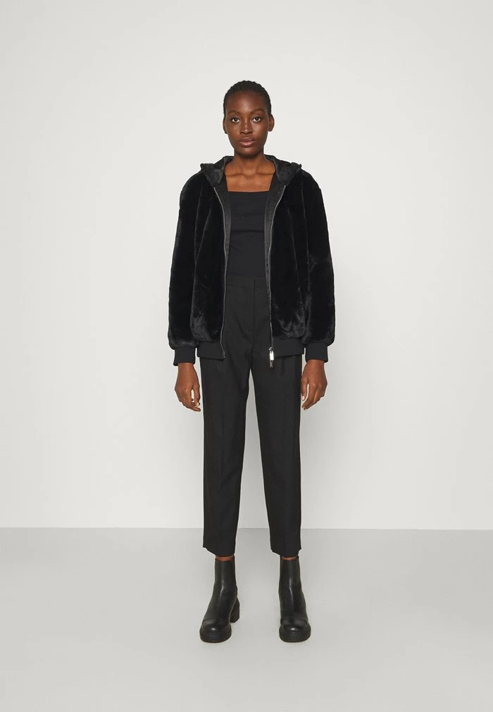 De gros ⌛ HUGO FELINESSA - Veste D'hiver - Black ⌛ 2 De gros ⌛ HUGO FELINESSA - Veste D'hiver - Black ⌛ – Image 2