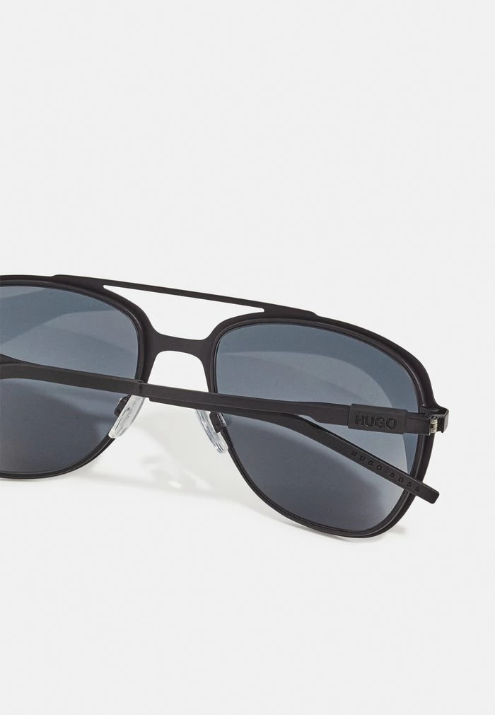 Meilleure vente ❤️ HUGO Lunettes De Soleil - Matte Black 😍 3 Meilleure vente ❤️ HUGO Lunettes De Soleil - Matte Black 😍 – Image 3