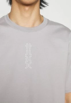 Le moins cher 👍 HUGO DURNED - T-shirt Imprimé - Silver 🔥 11 Le moins cher 👍 HUGO DURNED - T-shirt Imprimé - Silver 🔥 -HUGO Sales d9404868a71a4deba816d1470b5df43e