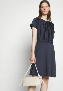 Les meilleures critiques de 👍 HUGO NAMASTIA - Robe De Jour - Dark Blue 🛒 10 Les meilleures critiques de 👍 HUGO NAMASTIA - Robe De Jour - Dark Blue 🛒 -HUGO Sales e9910693db27474998c527cdca4997ba