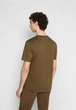 Grosses soldes ✔️ HUGO DAITAI - T-shirt Imprimé - Dark Green 🎁 7 Grosses soldes ✔️ HUGO DAITAI - T-shirt Imprimé - Dark Green 🎁 -HUGO Sales f9ac8d2ded7e4cc1ac3bd322d9d8ce46