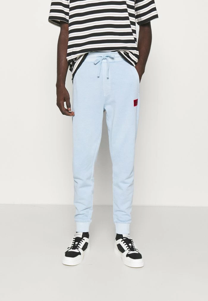 Vente flash 🌟 HUGO DOAK - Pantalon De Survêtement - Light/pastel Blue 🛒 1 Vente flash 🌟 HUGO DOAK - Pantalon De Survêtement - Light/pastel Blue 🛒