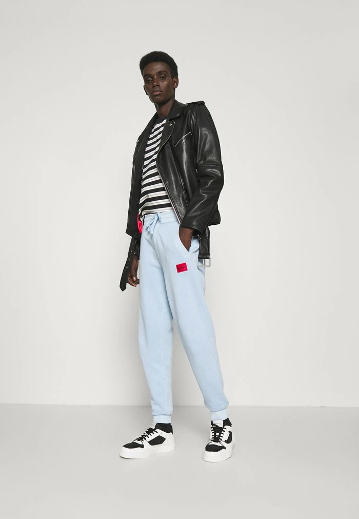 Vente flash 🌟 HUGO DOAK - Pantalon De Survêtement - Light/pastel Blue 🛒 2 Vente flash 🌟 HUGO DOAK - Pantalon De Survêtement - Light/pastel Blue 🛒 – Image 2